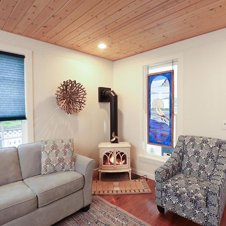 Enchanted Cottages By The Sea Seaview Bagian luar foto