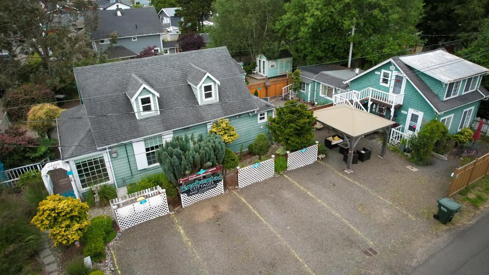 Enchanted Cottages By The Sea Seaview Bagian luar foto