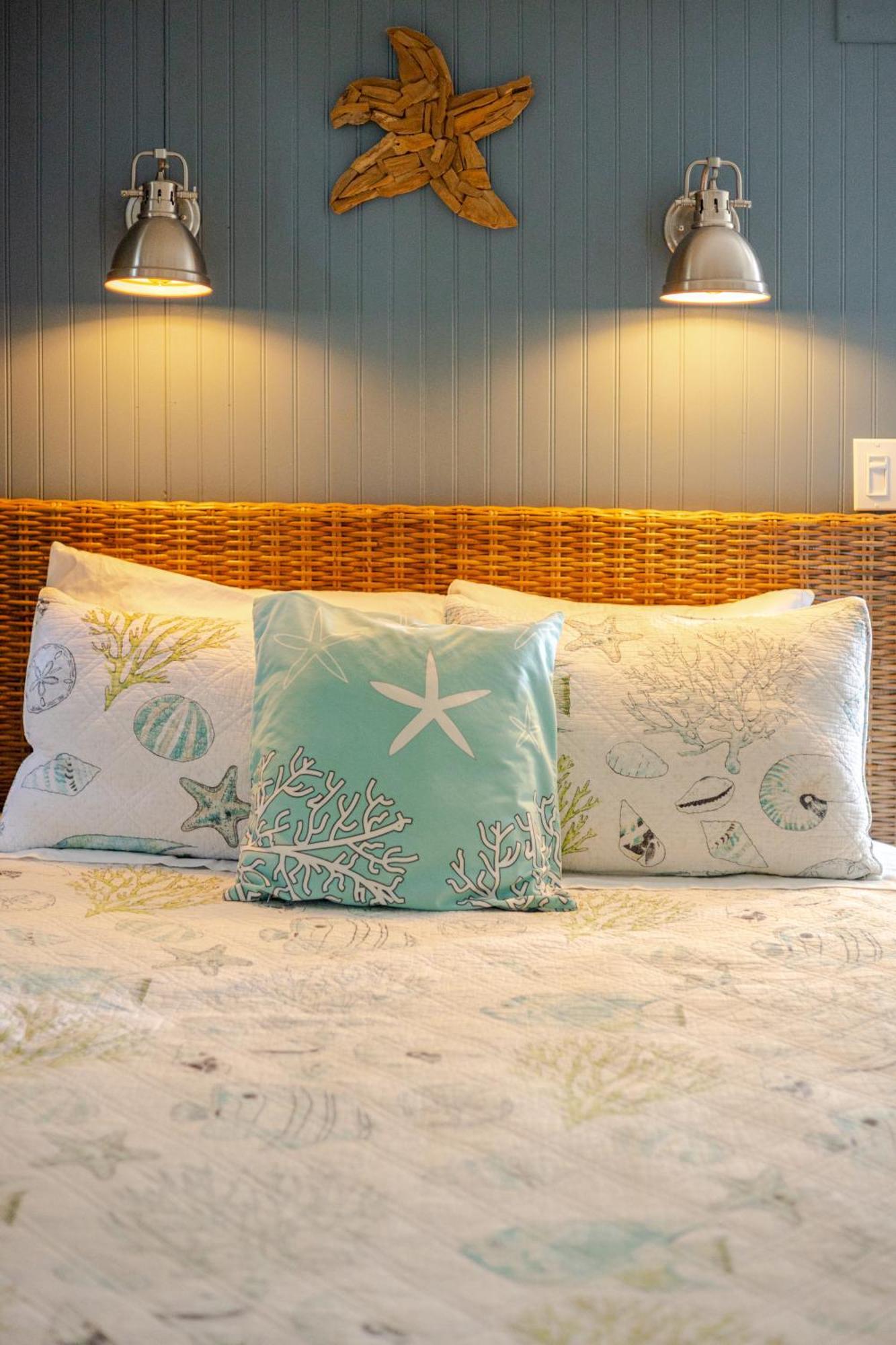 Enchanted Cottages By The Sea Seaview Bagian luar foto